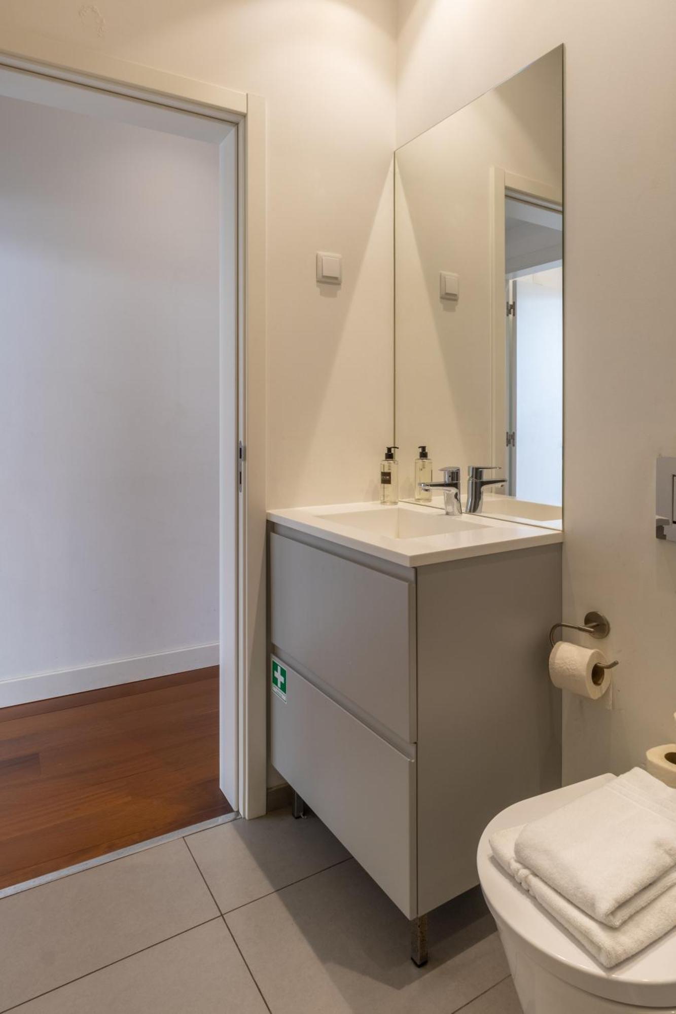 Apartamento Modern 3Br, Terrace, Ac/Heating & Self Check-In Lisboa Exterior foto