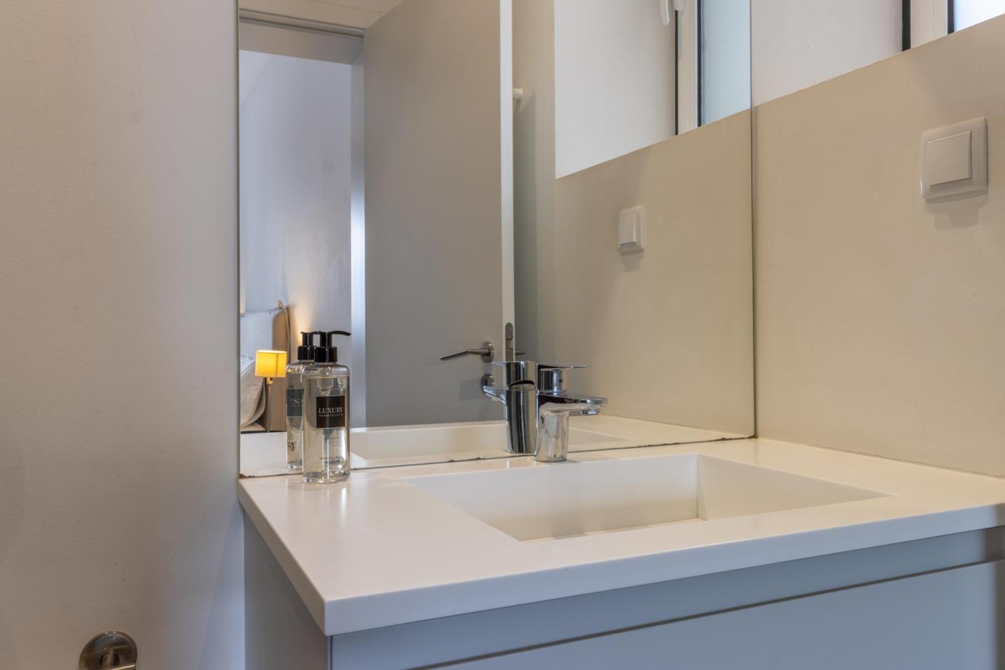 Apartamento Modern 3Br, Terrace, Ac/Heating & Self Check-In Lisboa Exterior foto